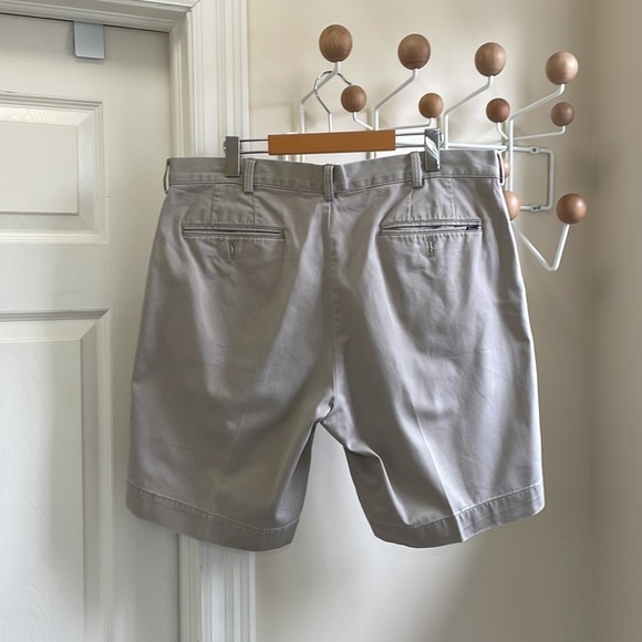 RALPH Lauren - Khaki Tan Shorts - Classic fit 9" - Size 36 - Picture 7 of 12